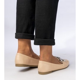 Mocassins femininos com decorações bege 1 Mocassins femininos com decorações bege 1