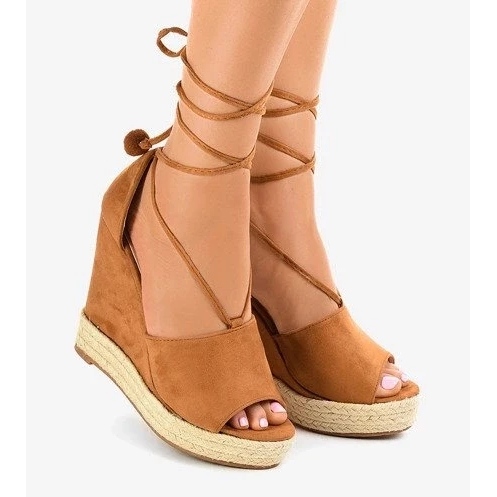 Mocassins bege na plataforma e mocassins femininos bege 2