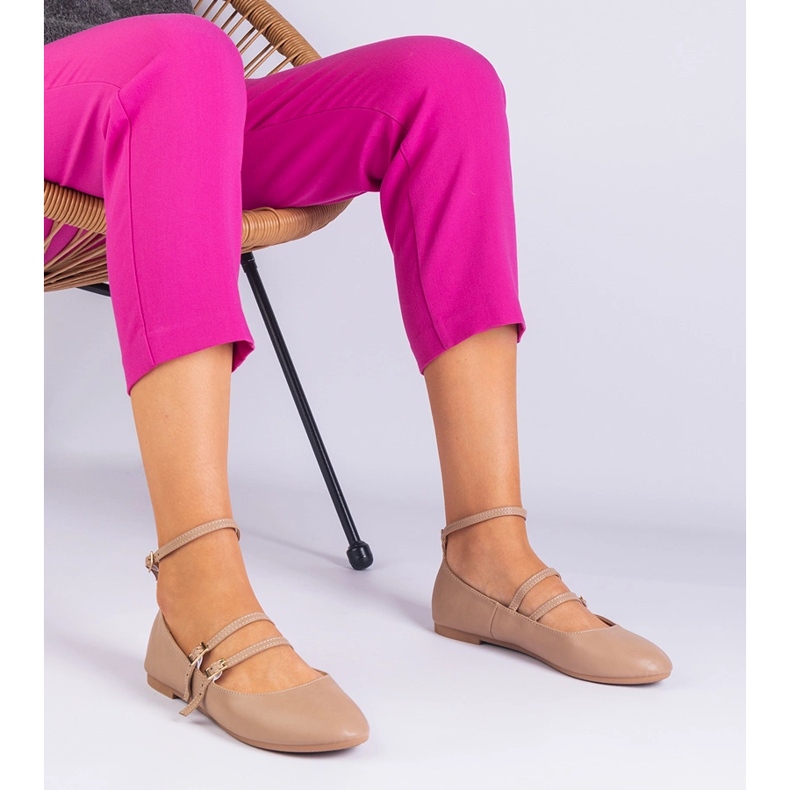 Ballerinas bege feitas de eco -Leather com fivelas 1