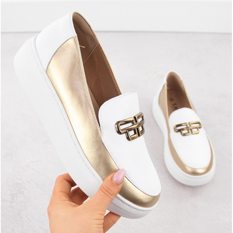 Sapatos de couro feminino na plataforma de ouro branco T.SOKOLSKI W25-499 1