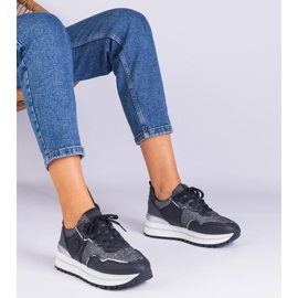 Tênis de mulheres negras decoradas com glitter preto 1