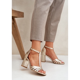 Sandálias de couro natural na postagem Laura Messi 2766 Zloty dourado 2