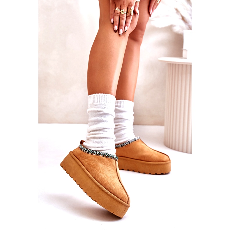 Chinelos femininos na plataforma com bordado de camelo bege 2