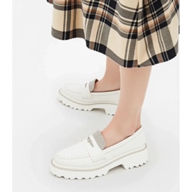 Mocas brancos diamantes femininos 1