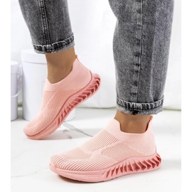 D/GMR Os tênis rosa da Neda 1