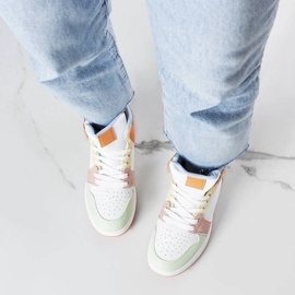 D/GMR Tênis laranja da Kari 2