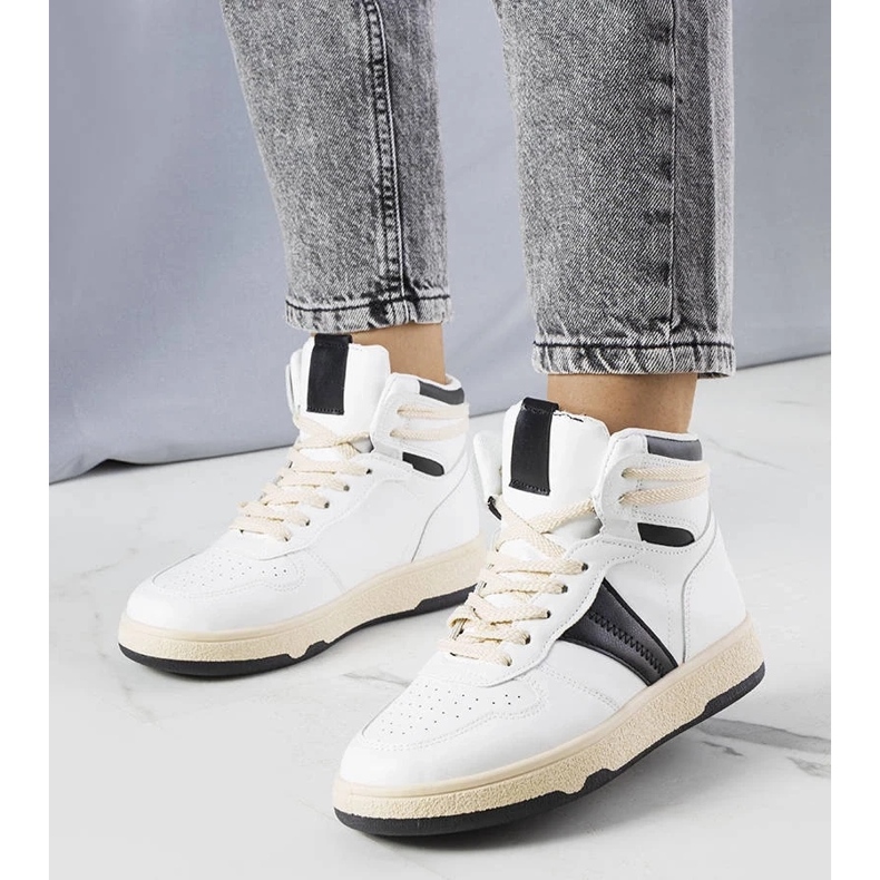 D/GMR Tênis cano alto preto e branco Robin. 1