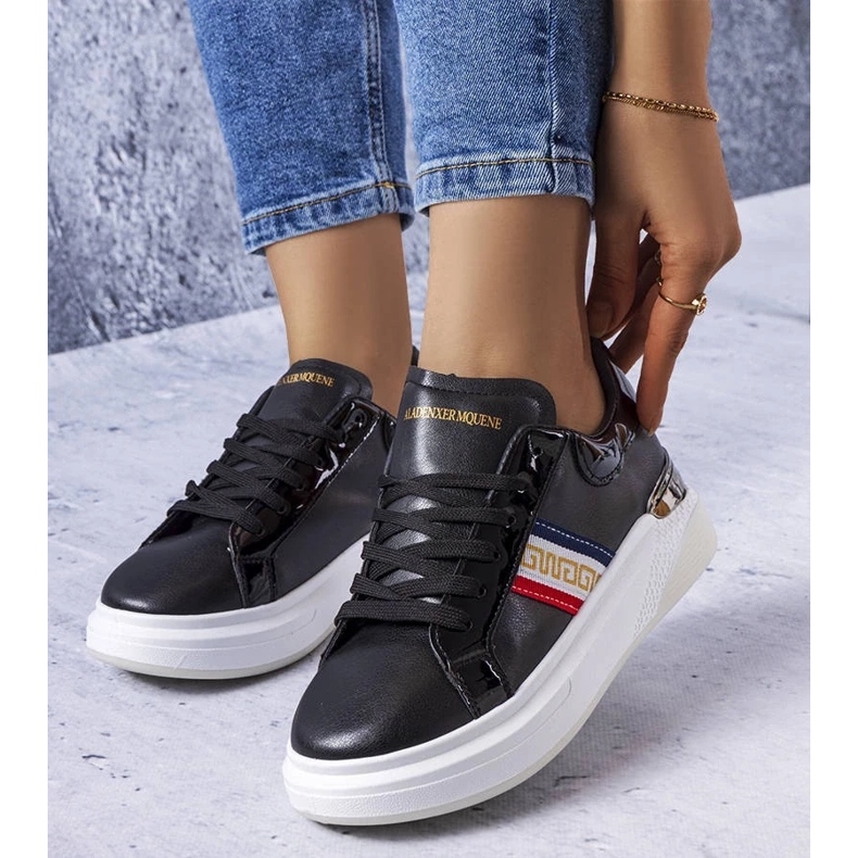 D/GMR Sapatos pretos com inserções de patente da Annot branco 1