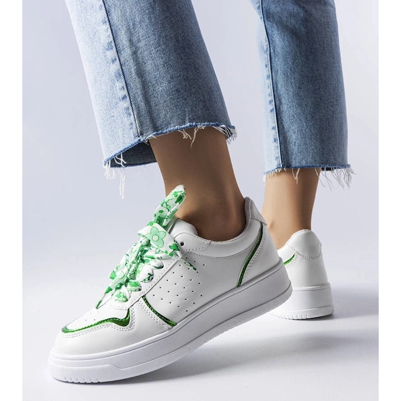 D/GMR Tênis branco amarrado com fita Pryor 2