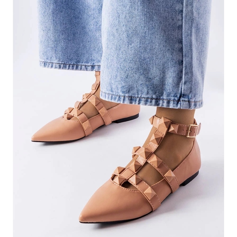 D/GMR Sabrinas bege com um espetacular fecho Blur 1