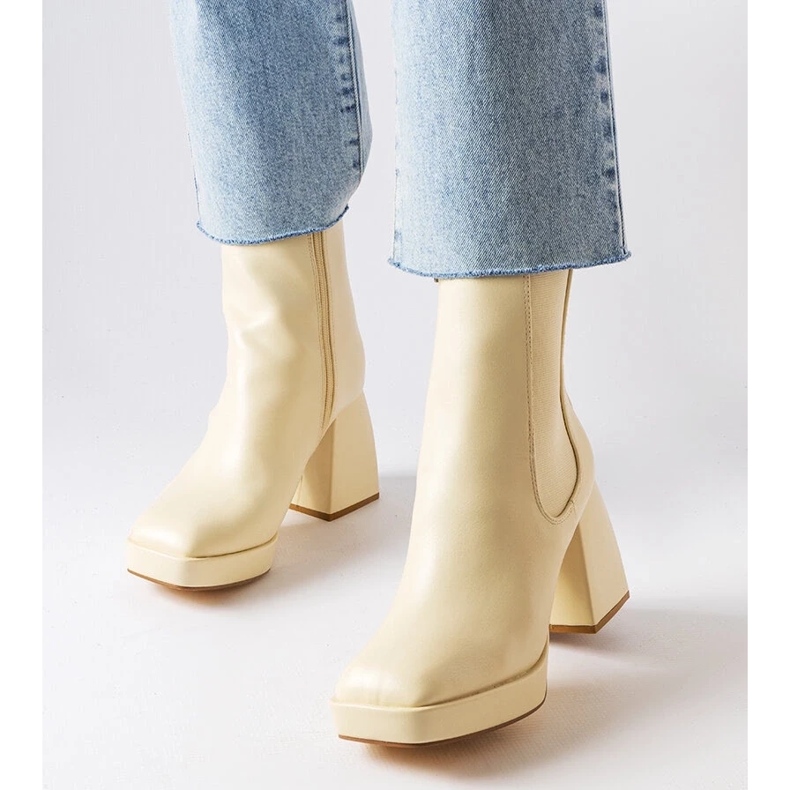 D/GMR Bota bege com salto grosso, Watson. 1