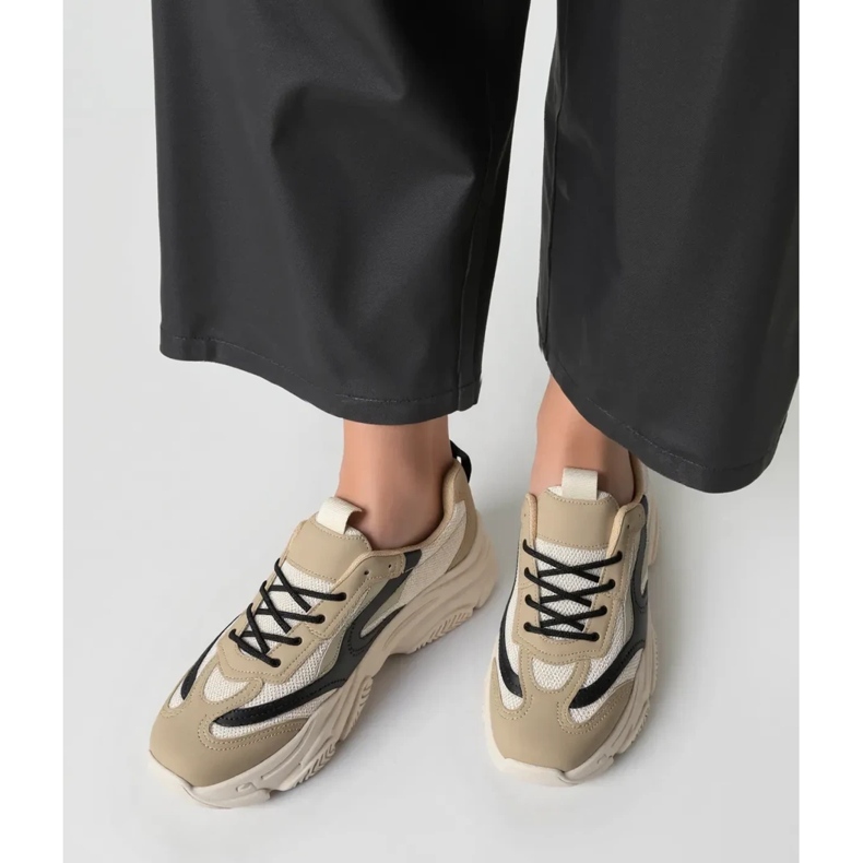 Tênis negros de Zenna feminina bege 2