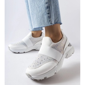 D/GMR Tênis branco com strass da Algiso 1 D/GMR Tênis branco com strass da Algiso 1