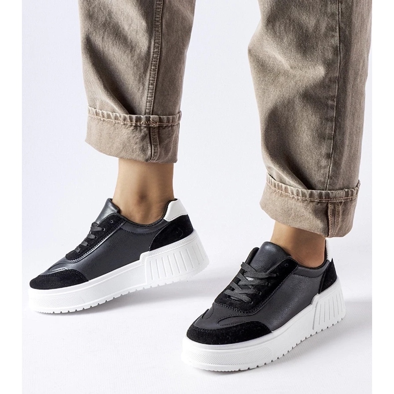 D/GMR Tênis preto em plataforma Seluci grossa 2