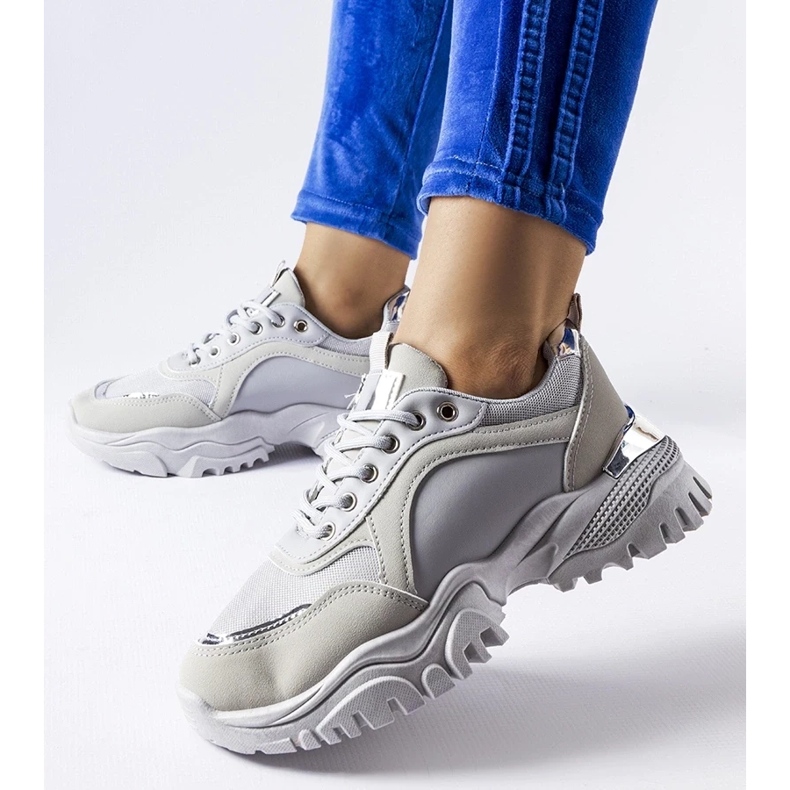 D/GMR Tênis cinza com detalhes prateados de Lodgeville 2