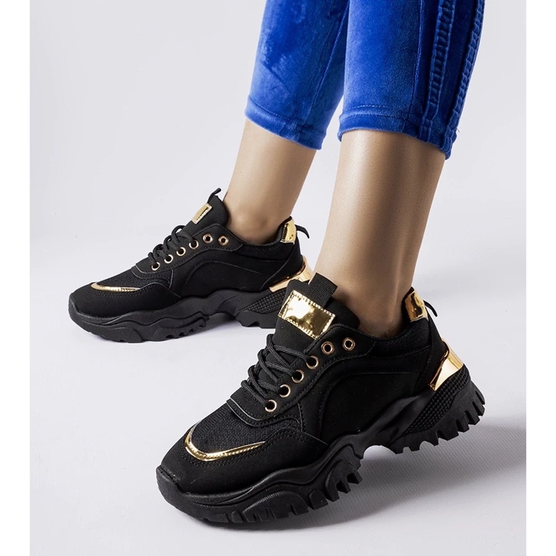 D/GMR Tênis preto com detalhes dourados de Lodgeville 2