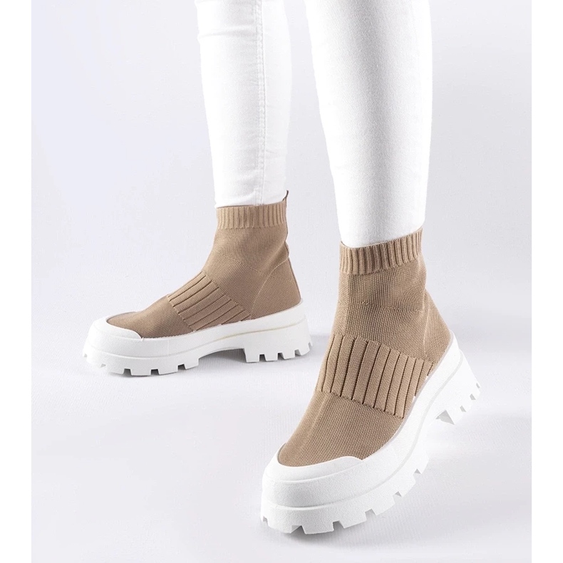 D/GMR Tênis marrom com parte superior flexível Varden 2