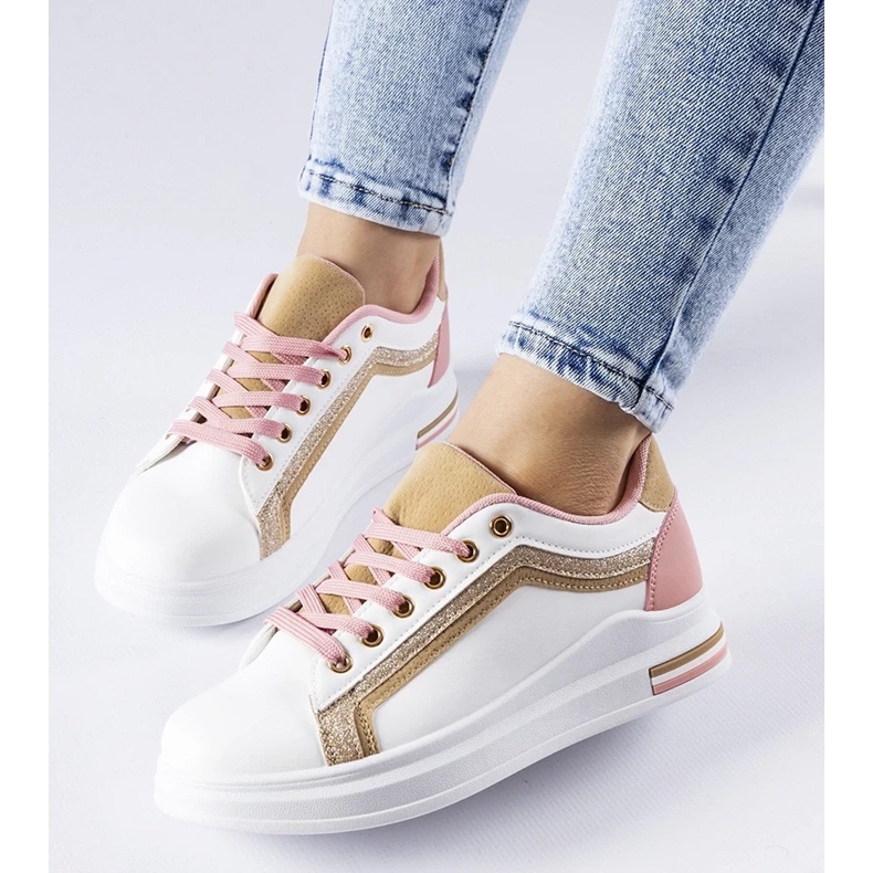 D/GMR Tênis brancos e rosa na plataforma de Mayfield com elementos dourados 1