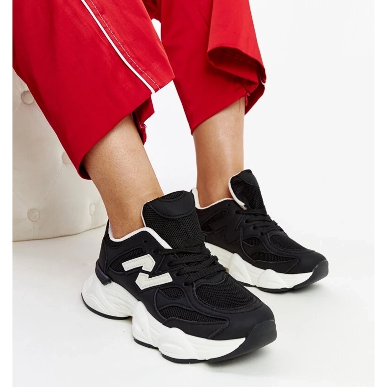 D/GMR Tênis preto com sola enorme Gergely 1 D/GMR Tênis preto com sola enorme Gergely 1