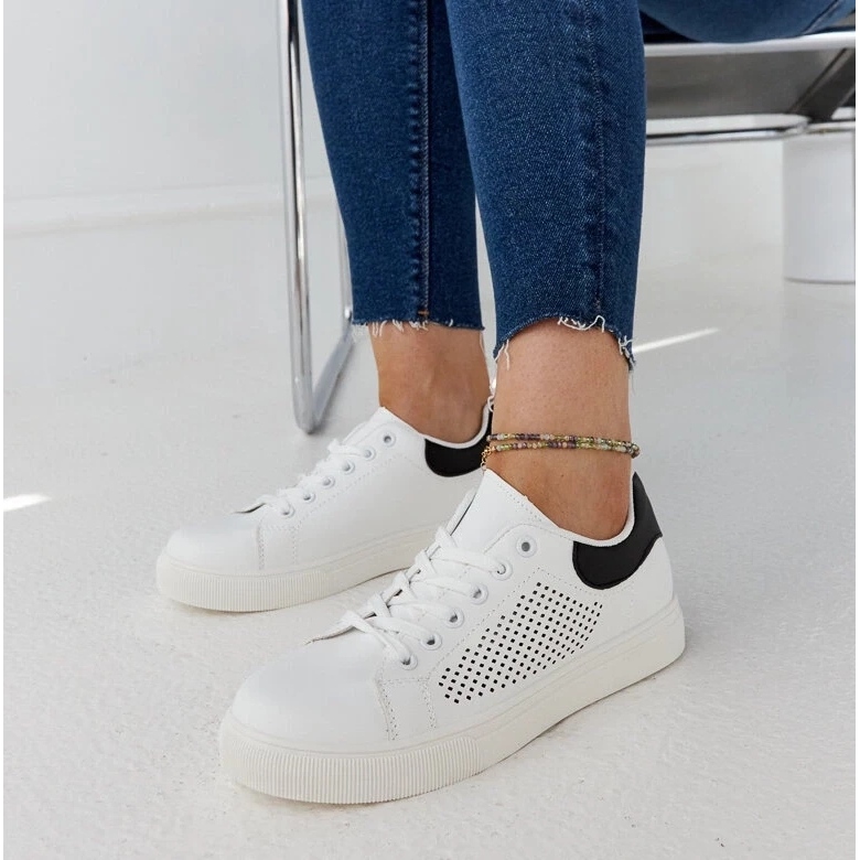 D/GMR Tênis Semhar branco vazado 1