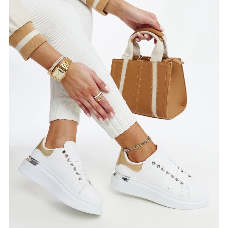 D/GMR Calçado desportivo branco com inserção Meriana dourada 2