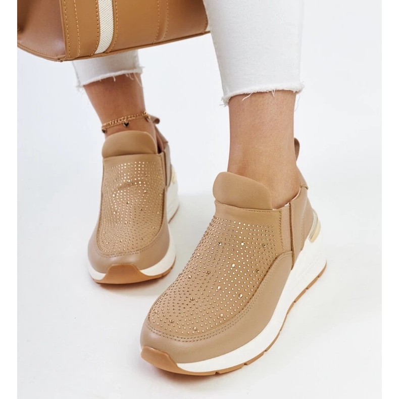 D/GMR Tênis Ashleey de cunha marrom com strass castanho 1