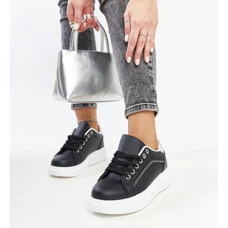 D/GMR Tênis preto com strass decorativos Perica 2