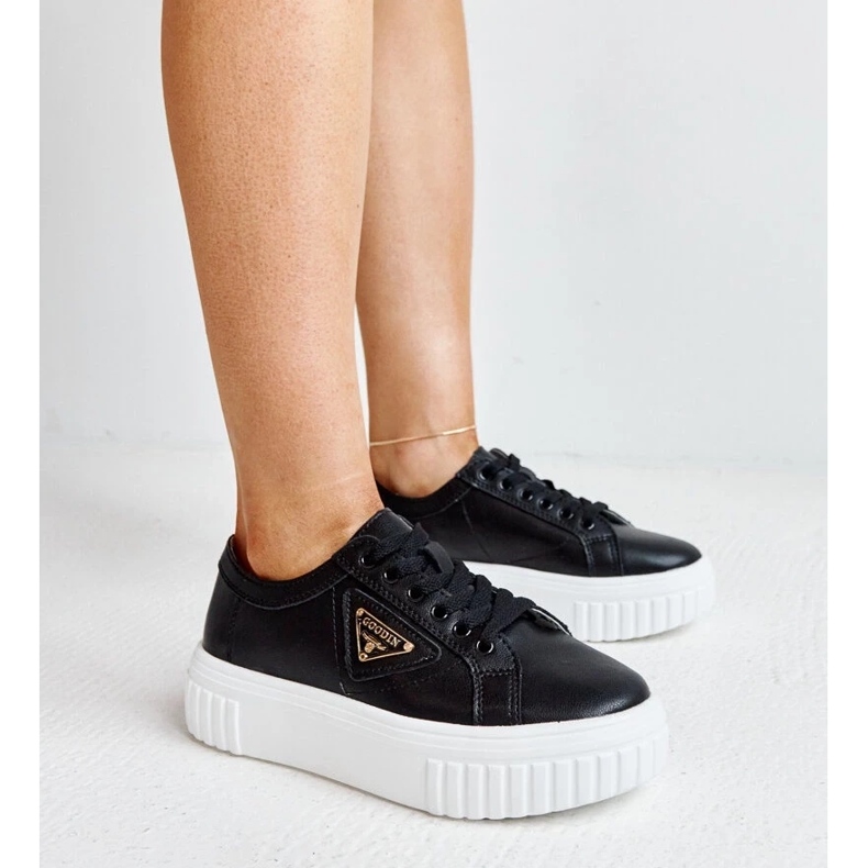 Tênis de couro preto na sola grossa Attia 1