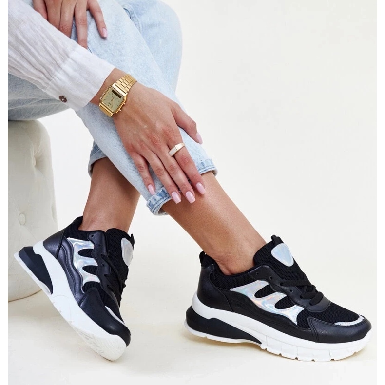 Tênis preto com sola grossa Matea 1