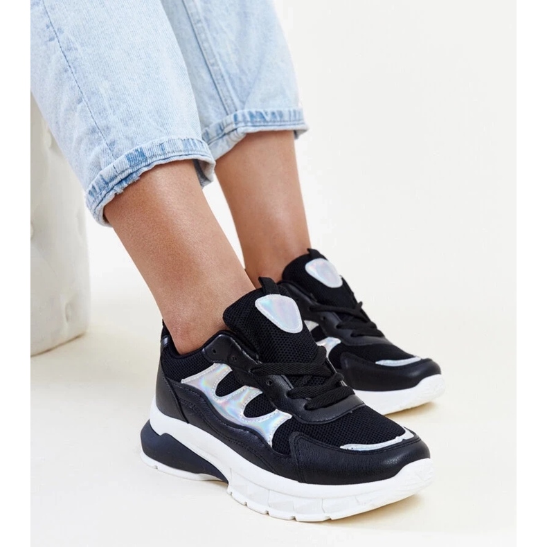 Tênis preto com sola grossa Matea 2