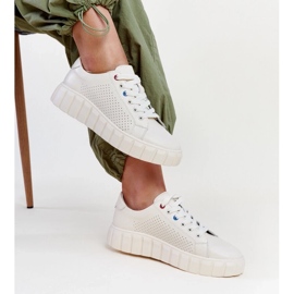 Tênis de couro bege da Zvonka 2