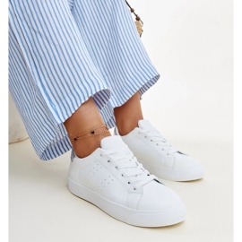 Tênis Akila branco e prata 1