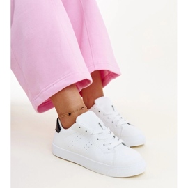 Tênis Akila branco e preto 2