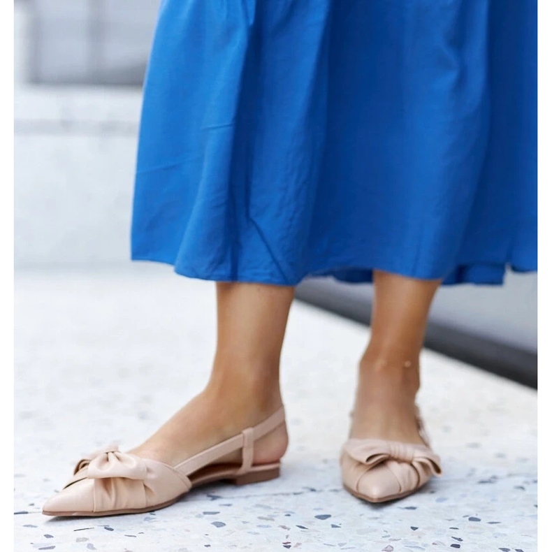 Sapatilhas com bico fino e laço Barira bege 1