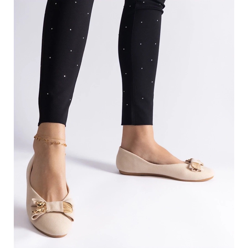 D/CEO Sapatilhas bege decoradas com laço e broche de Esdras 1