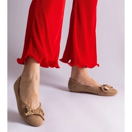 D/CEO Bailarinas marrons decoradas com laço e broche Esdras castanho 2