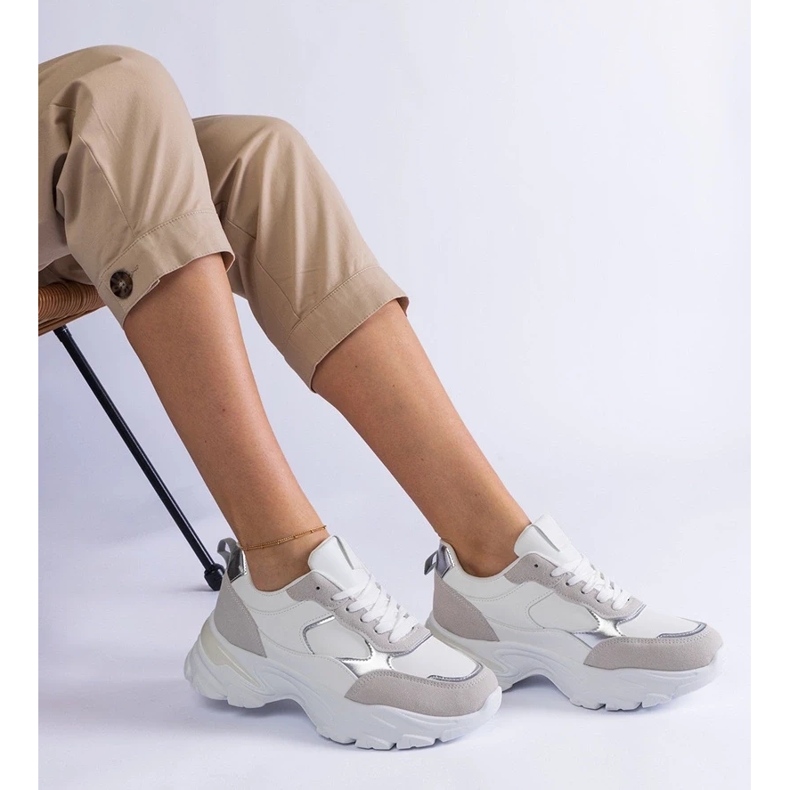 D/CEO Tênis brancos em uma sola enorme de torreza 2