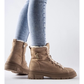 D/CEO Botins com isolamento bege feitos de camurça ecológica Pompei 2