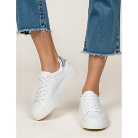 Os tênis femininos são prateados prata 1