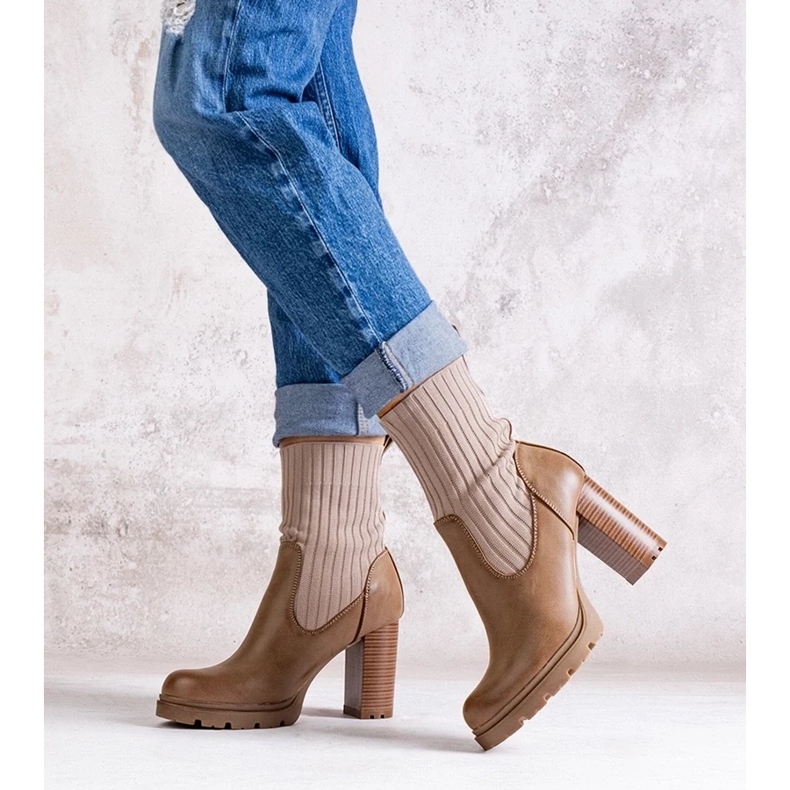 D/CEO Botins bege escuro feitos de couro ecológico Asera 2