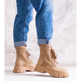 D/CEO Botins bege com parte superior flexível da Zogba 1