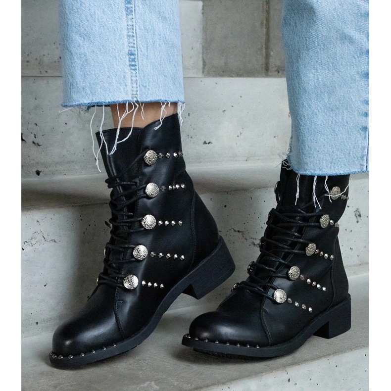 D/CEO Botins pretos com atacadores decorados com tachas Elea 2