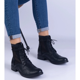 Botas rasteiras pretas com aberturas da Reeves preto 2 Botas rasteiras pretas com aberturas da Reeves preto 2