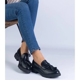 Sapatos clássicos pretos com franjas 1