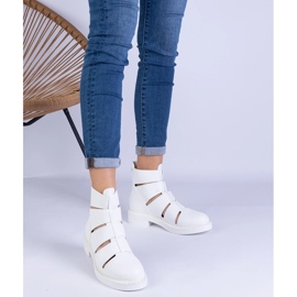 Botas brancas com eco -Leather com recortes planos branco 1