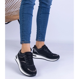 Tênis pretos decorados com glitter e zircões 1 Tênis pretos decorados com glitter e zircões 1