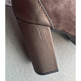 Bombas de salto alto em camurça Laura Messi 2702 Marrom 2