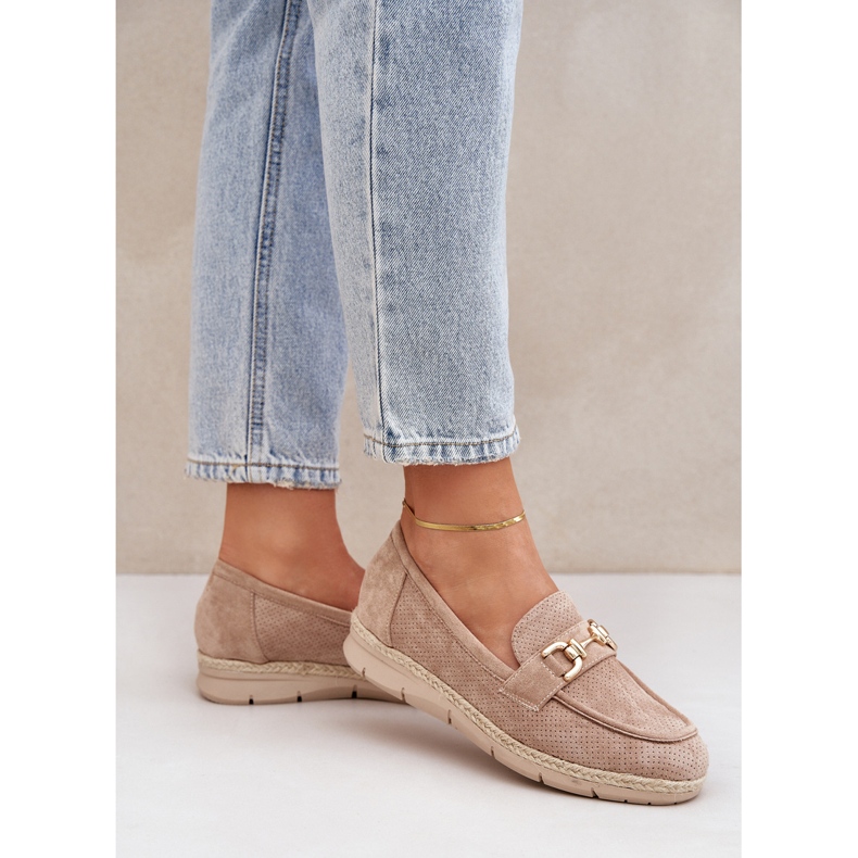 Mocassins OpenWork com detalhes dourados e uma trança bege de juta 2