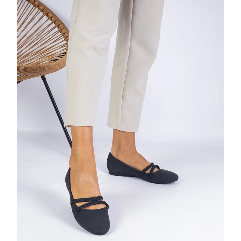 Ballerinas de mulheres negras feitas de Matt Eco -Leather preto 1