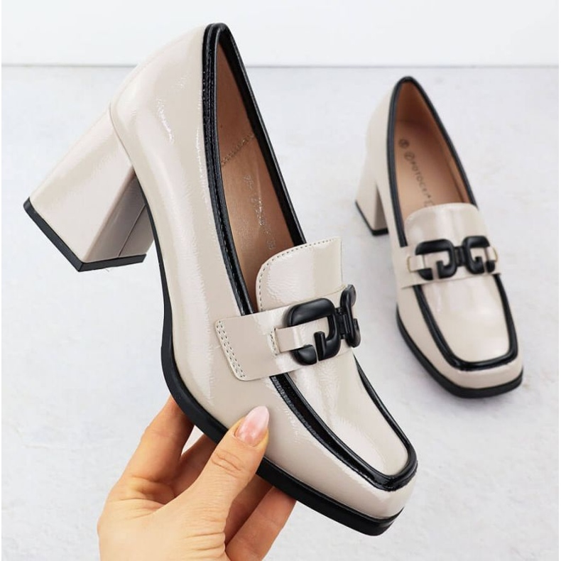 Sapatos pintados Potocki SZ12553 com um ornamento bege 1